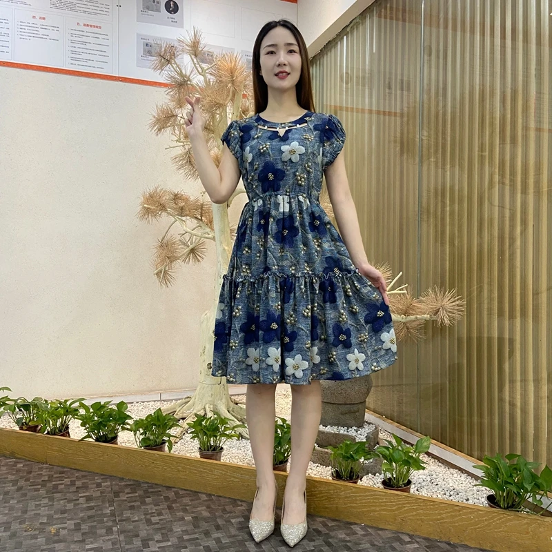夏季新款碎花显瘦气质时尚连衣裙女印花减龄中长复古小清新妈妈装