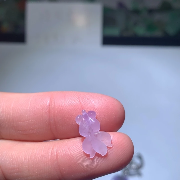 翡翠未镶嵌颈饰挂件