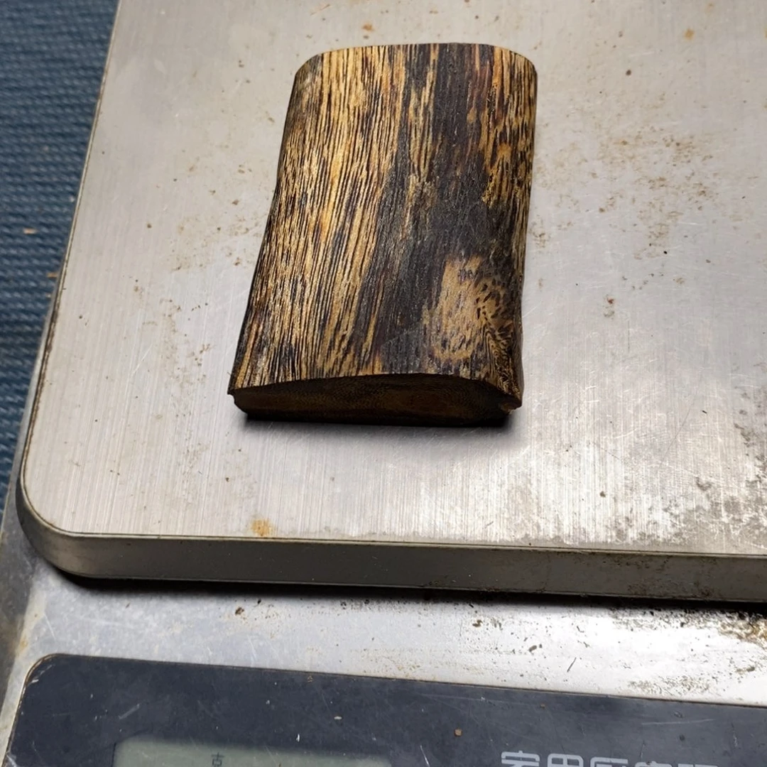 未***”香榧木手工艺非遗技艺竹木根雕及其制品克重：22