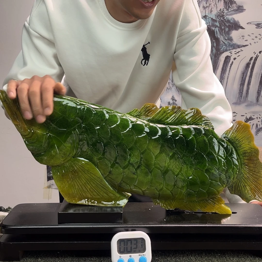卢****玉玉摆件绿色带底座