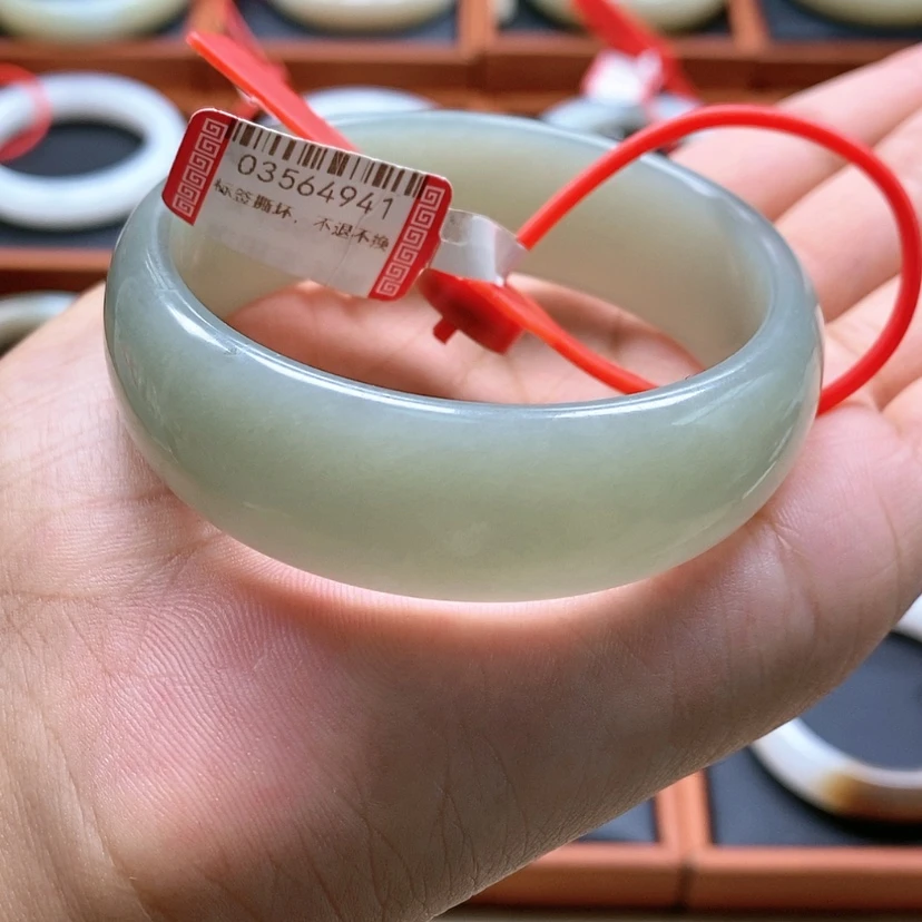 【闪购商品】未镶嵌手镯和田玉55.9