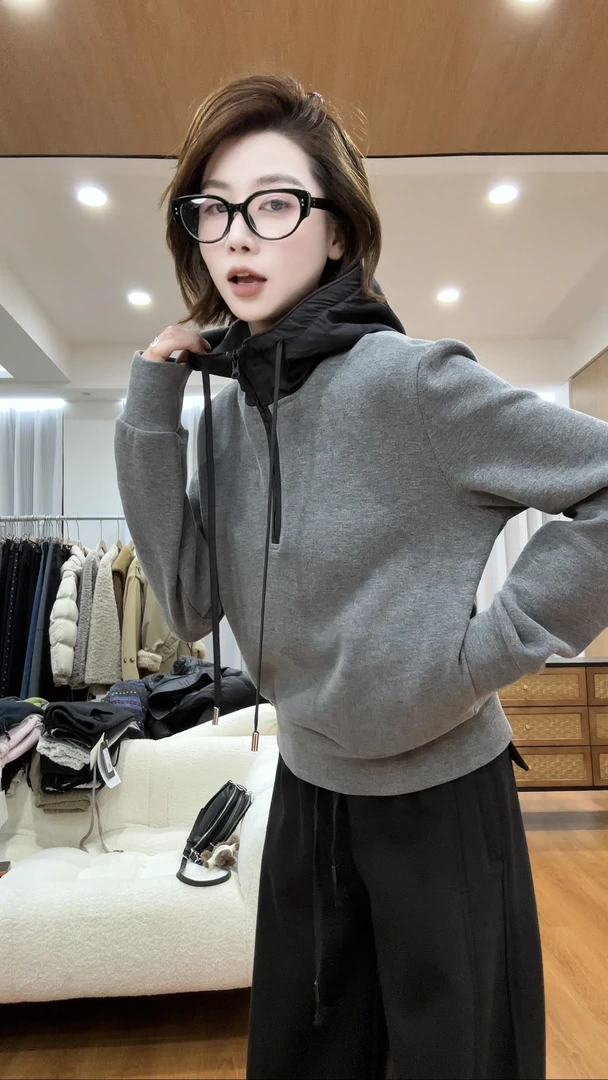 月月 2025秋冬新款小众设计极简风半拉链撞色德绒帽衫 2510C6982