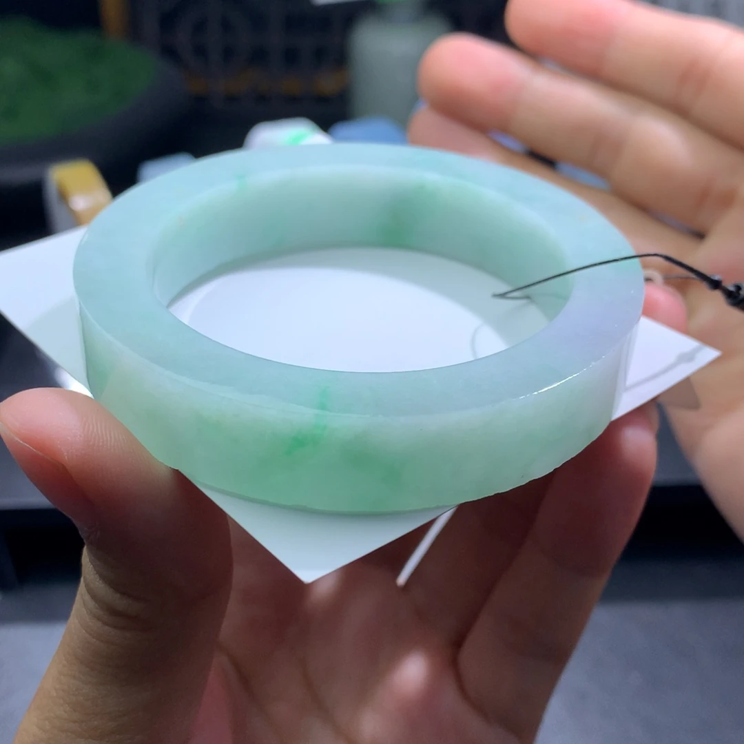 未镶嵌翡翠手镯定制翡翠