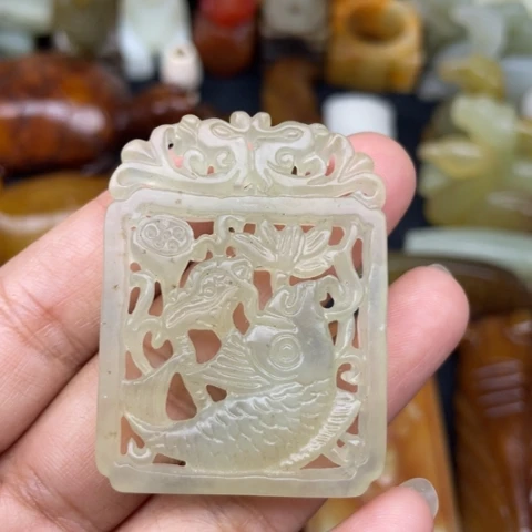 蛇纹石玉未镶嵌颈饰42