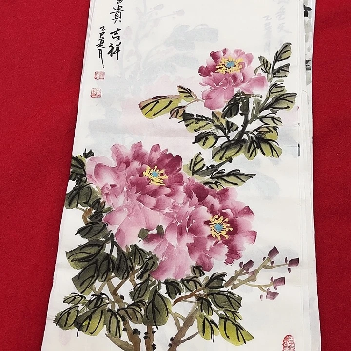 国画花鸟的翅膀是一个巨大的蝴蝶结