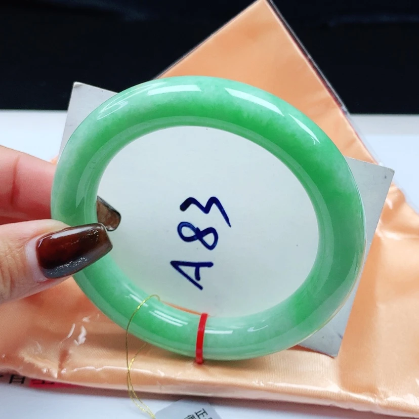 【闪购商品】翡翠手镯未镶嵌 圆条57+