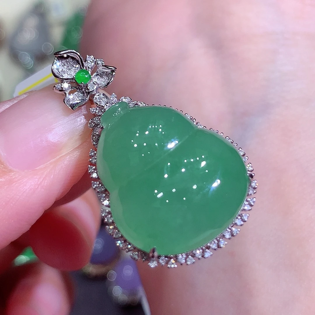 吊坠(不含链)18K金镶嵌翡翠