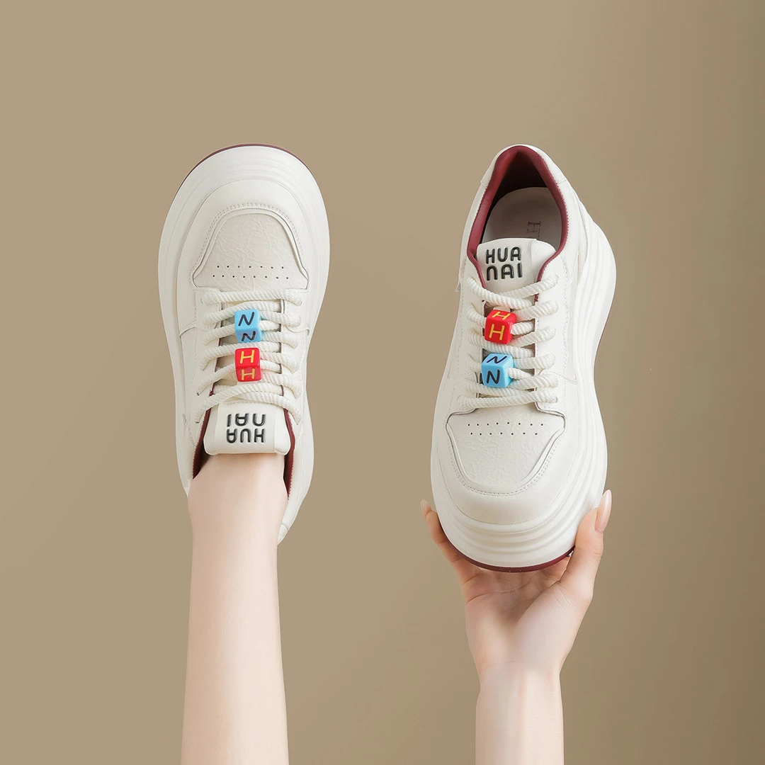 华耐厚底潮流小白鞋女2025春季爆款百搭休闲时尚增高舒适轻便板鞋