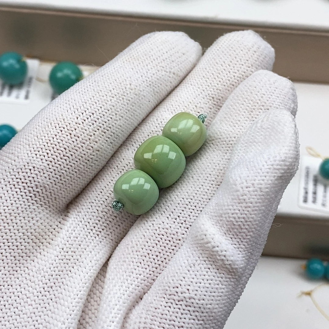 绿松石未镶嵌顶腰珠一套