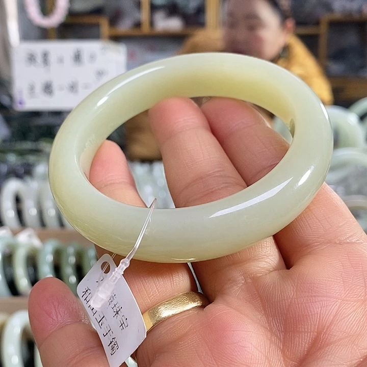 和田玉未镶嵌手镯59