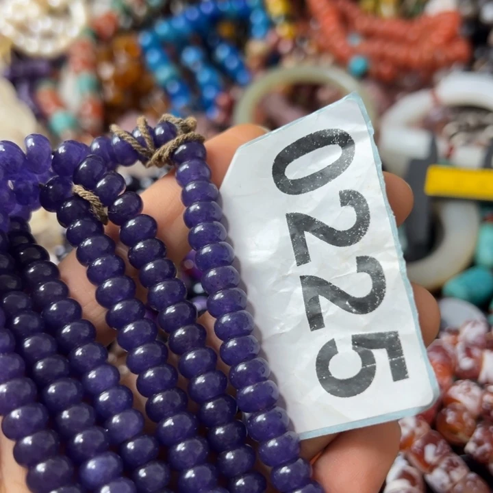 แ***ว玛瑙/玉髓颈饰未镶嵌