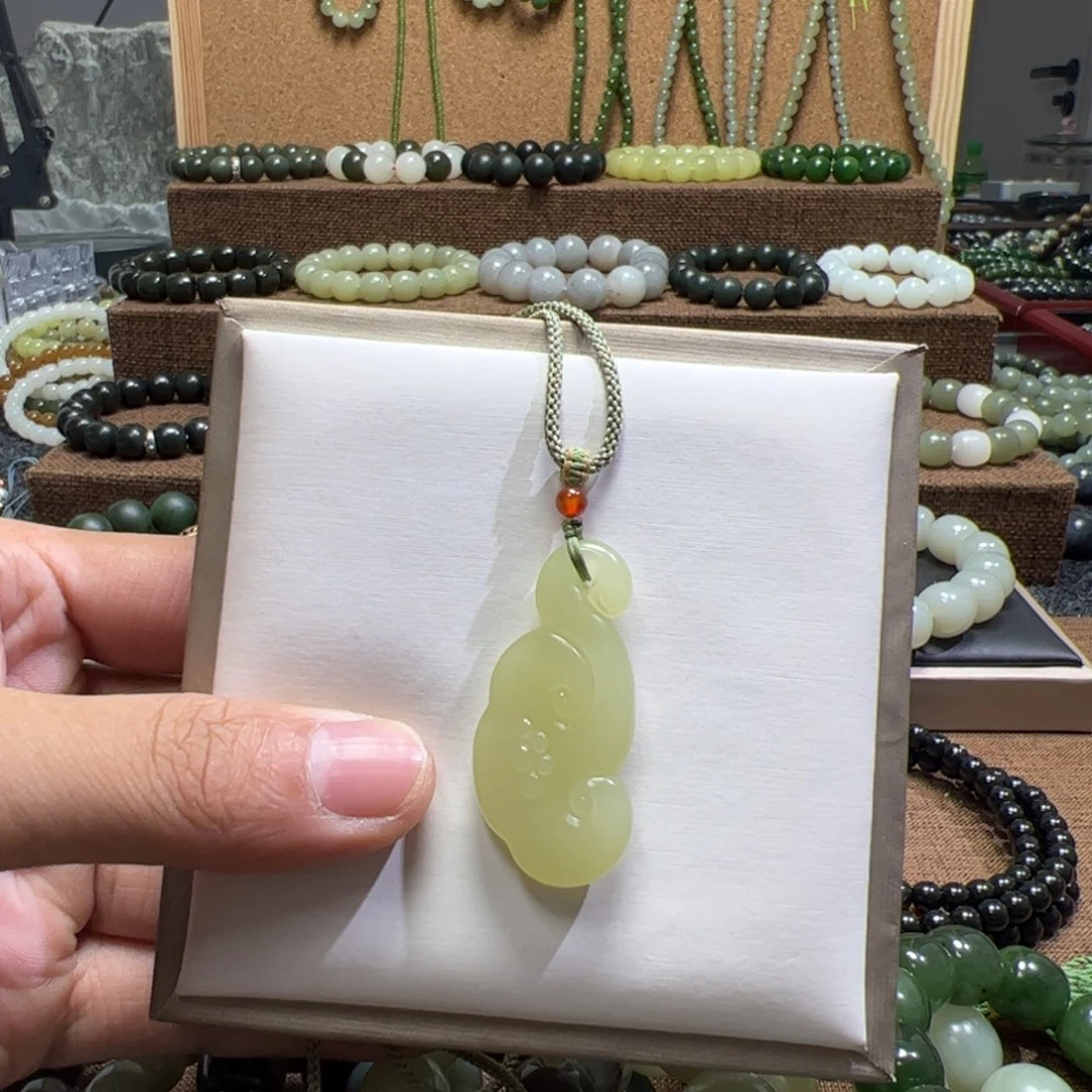 和田玉（糖玉）未镶嵌手链