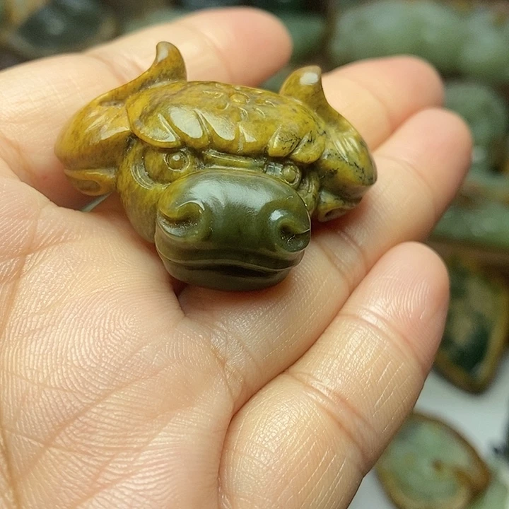 岫岩河磨玉（透闪石质玉）未镶嵌颈饰