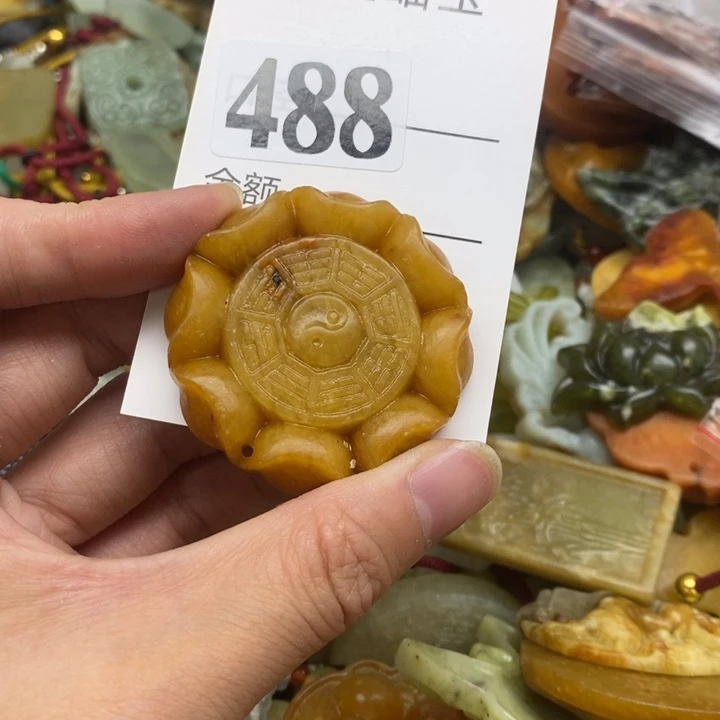 未镶嵌蛇纹石玉颈饰
