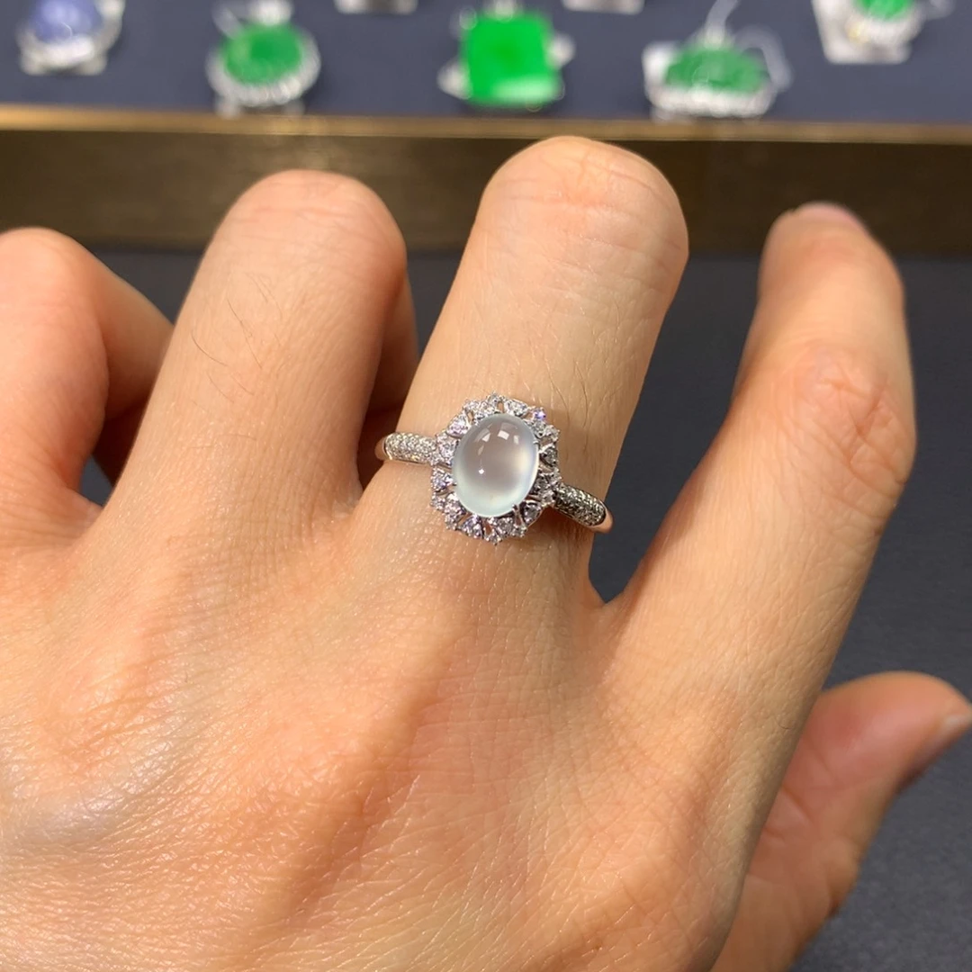 翡翠戒指18K金镶嵌翡翠