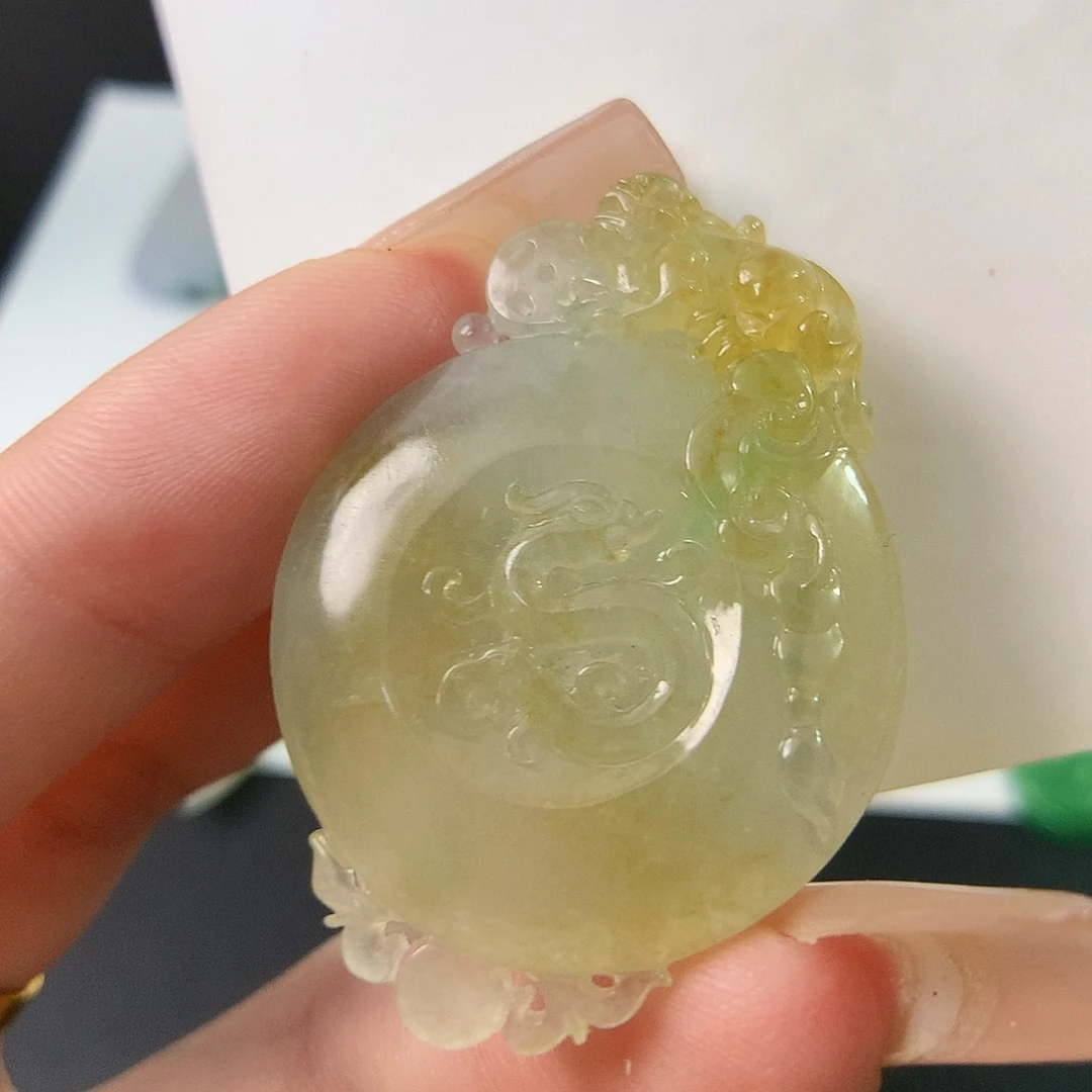 翡翠未镶嵌颈饰护心镜
