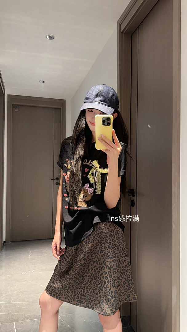 韩系风宽松印花黑色T恤复古小众绝美豹纹半裙两件套装