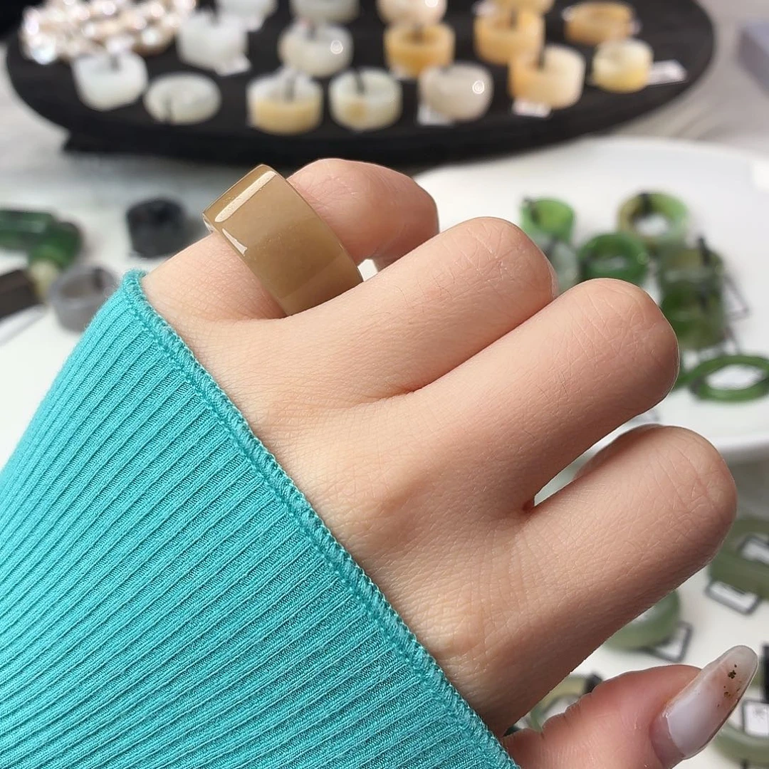 和田玉（糖玉）未镶嵌戒指S84俄糖圆切16.2