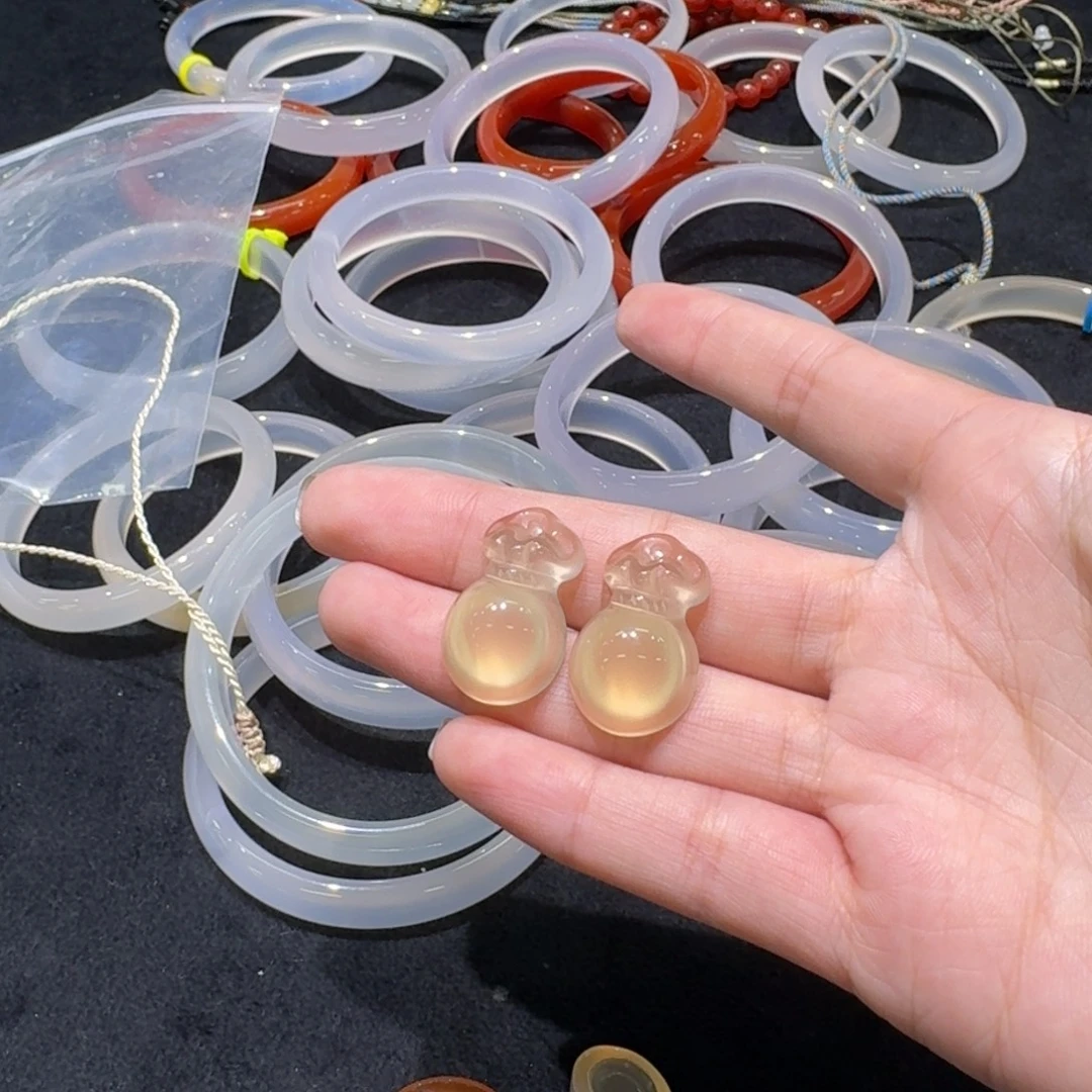 七***月玛瑙/玉髓未镶嵌手镯04