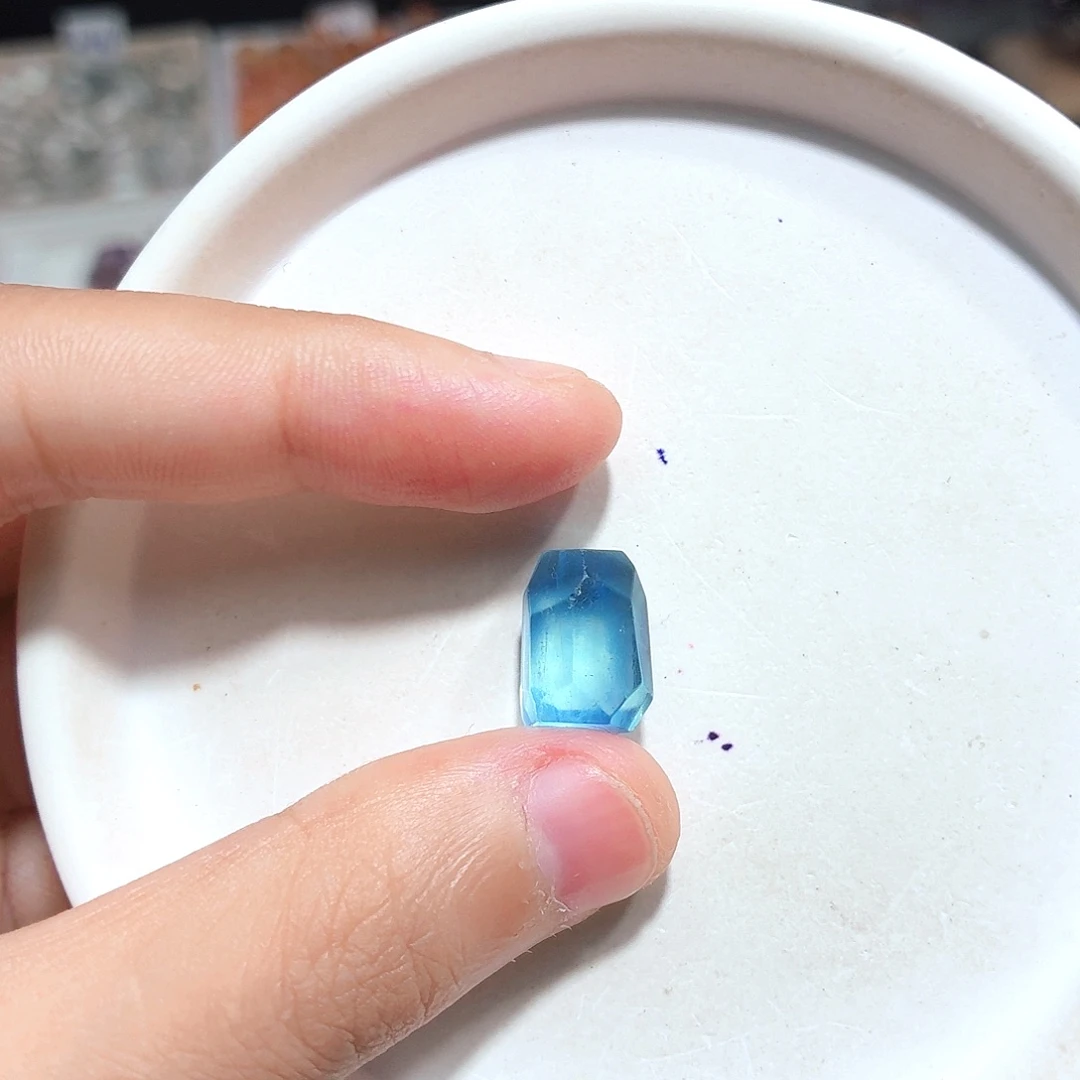 水晶未镶嵌珠宝半成品海蓝宝打孔不退换