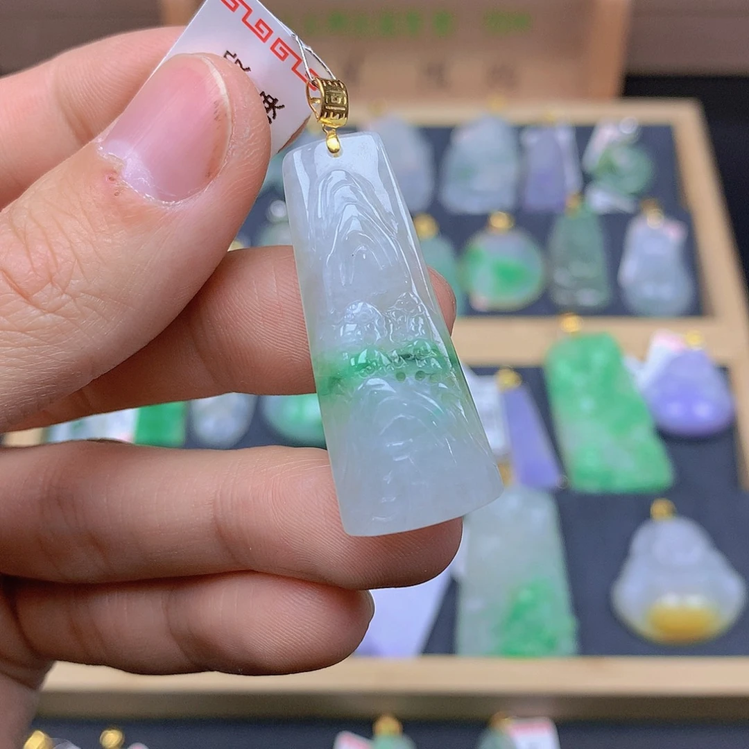 翡翠颈饰18K金镶嵌翡翠