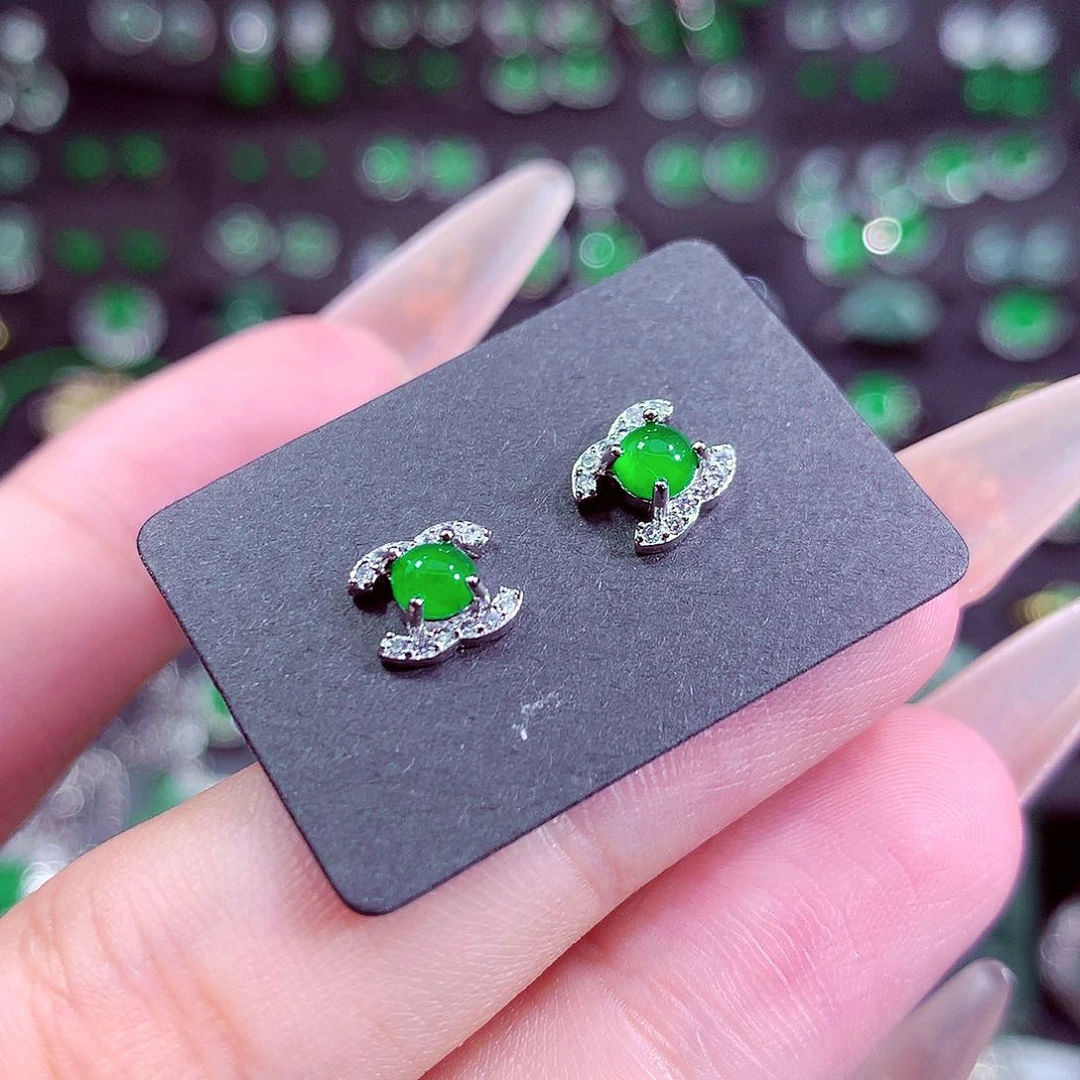 翡翠未镶嵌颈饰挂件