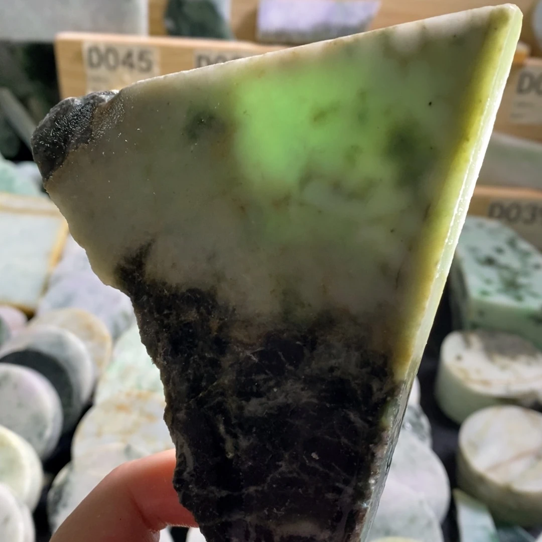 颈饰未镶嵌翡翠天然翡翠