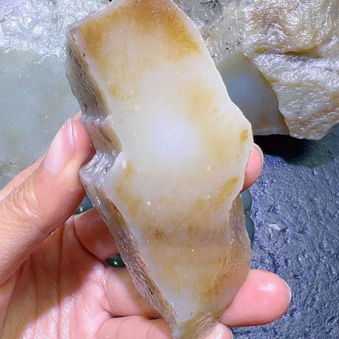 和田玉未镶嵌珠宝半成品