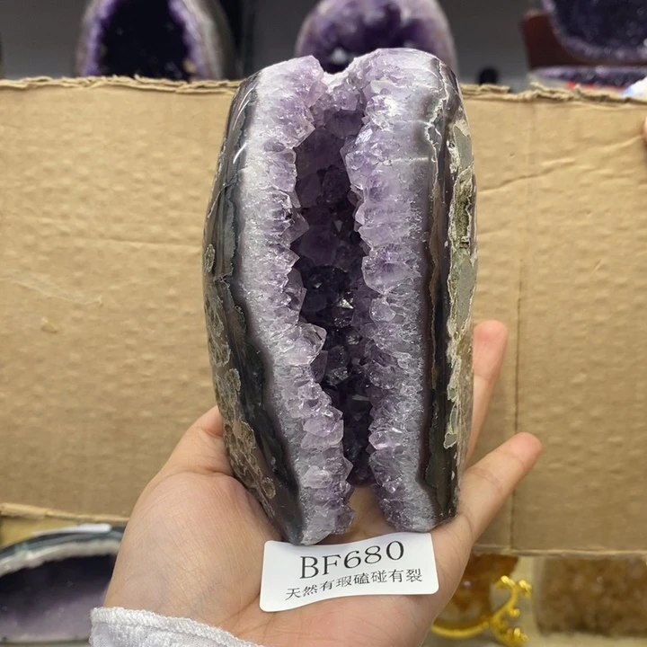 未镶嵌水晶大型摆件（非配饰）