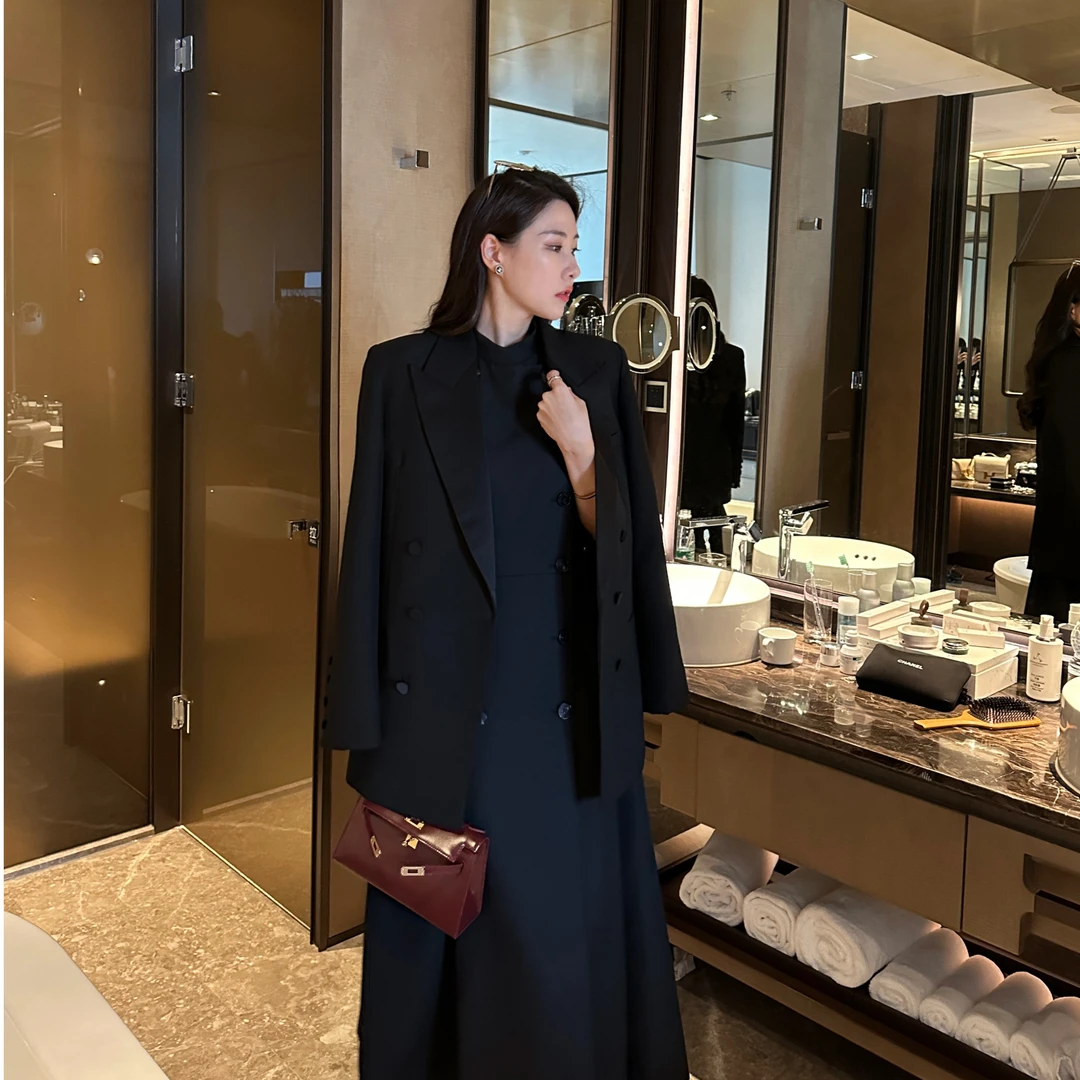 62【清】【米卡私服】【纽约街头】显瘦方领设计感西装黑色气质