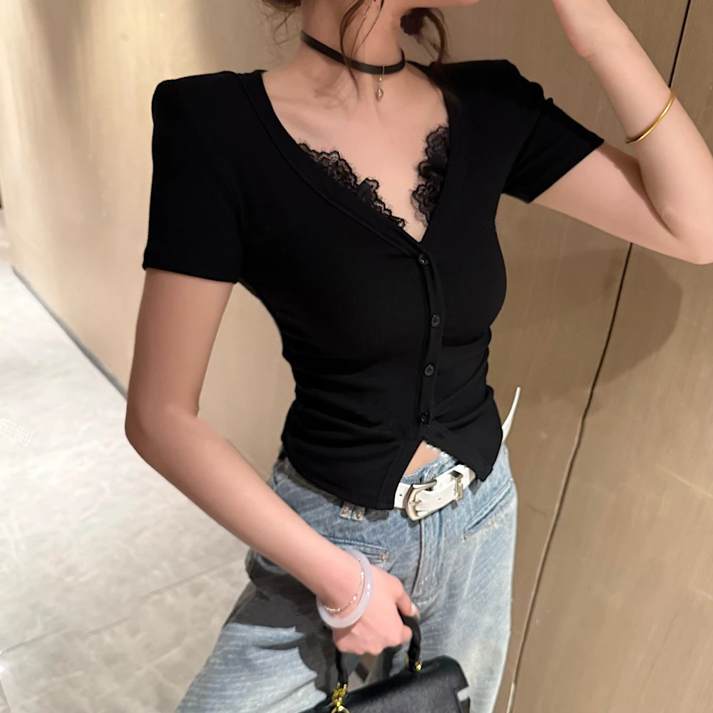2025年夏季新款时尚百搭修身显瘦纯欲拼蕾丝V领短袖辣妹女上衣潮
