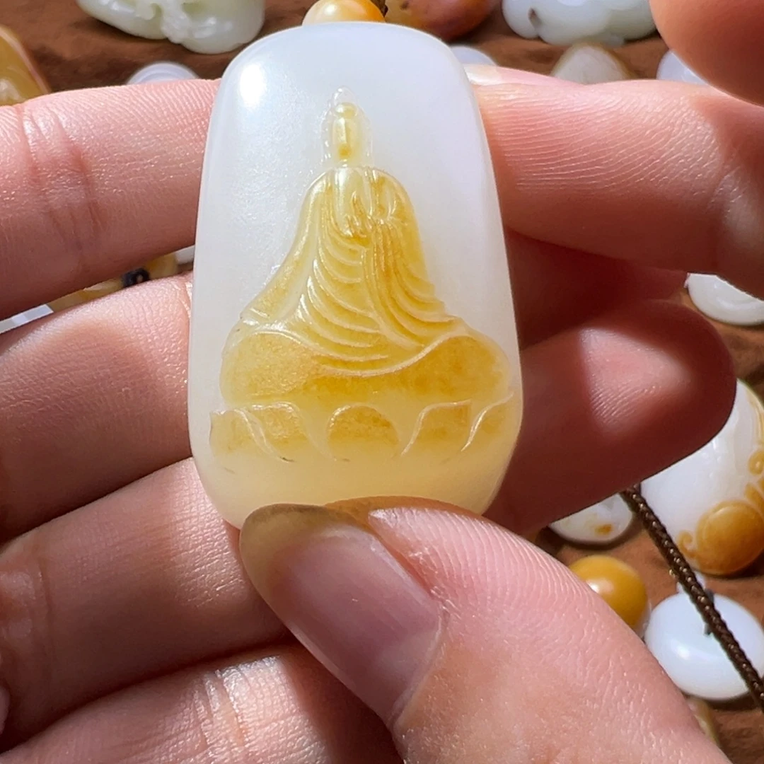 5****和田玉未镶嵌颈饰