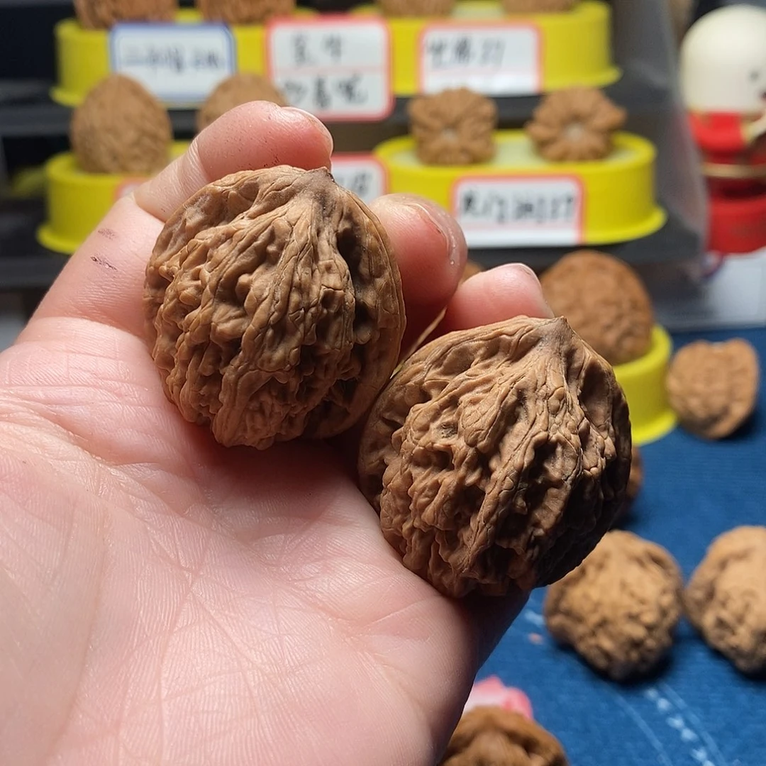 文玩核桃吊坠青*虎头