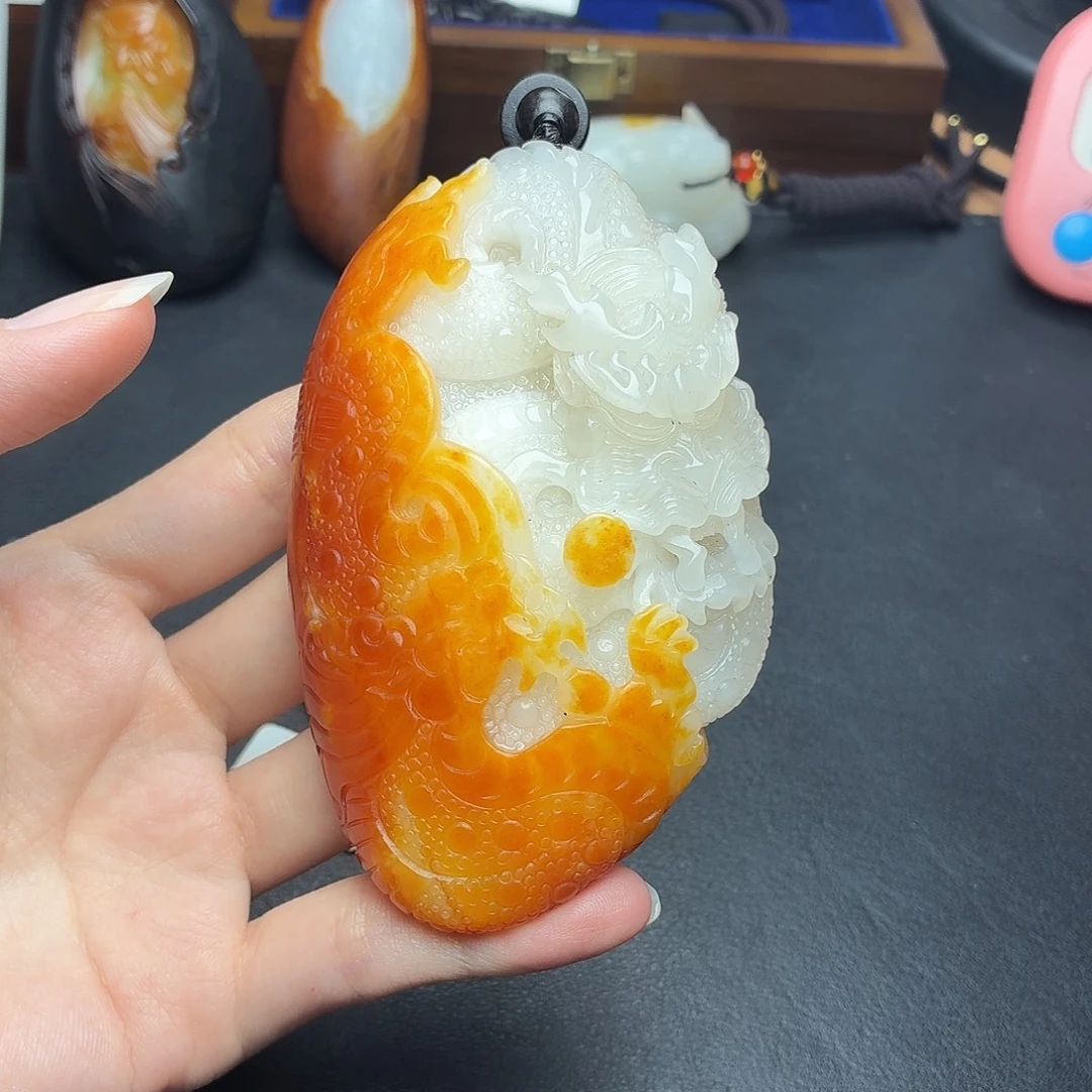 奔***1和田玉未镶嵌颈饰N