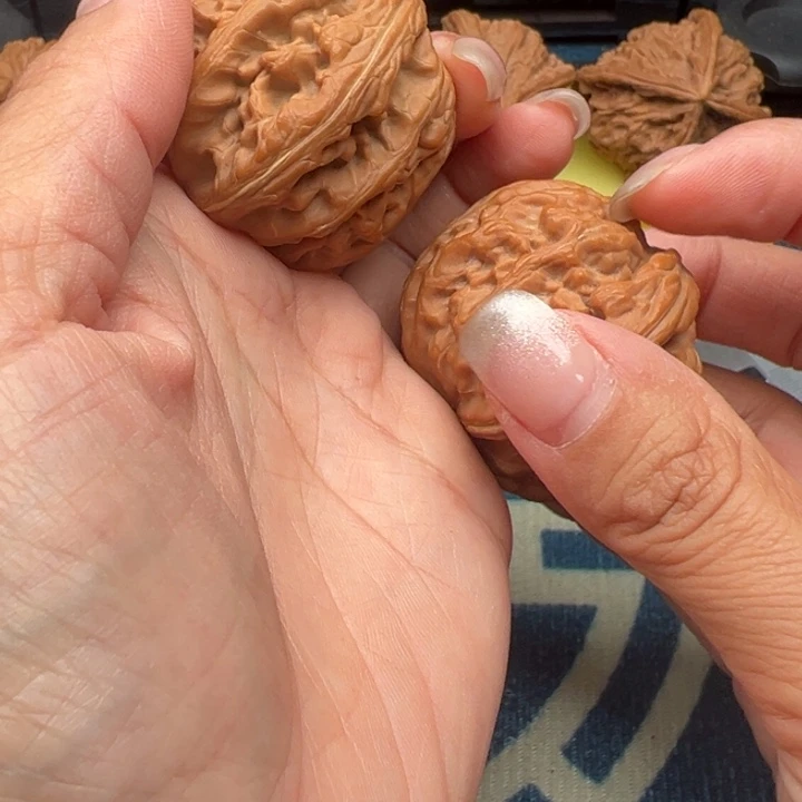 桃核吊坠文玩核桃红锦鲤44