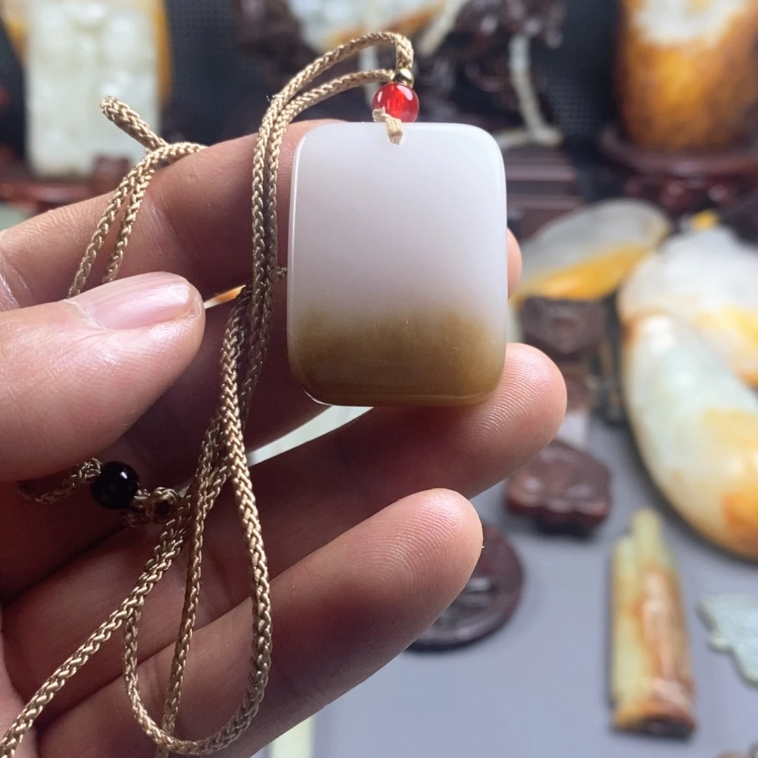 和田玉（糖玉）未镶嵌颈饰