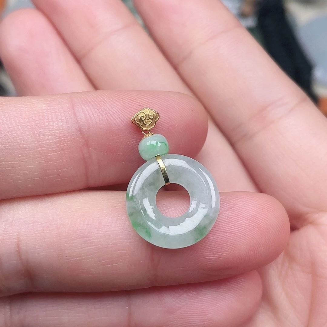 翡翠未镶嵌颈饰甜甜圈