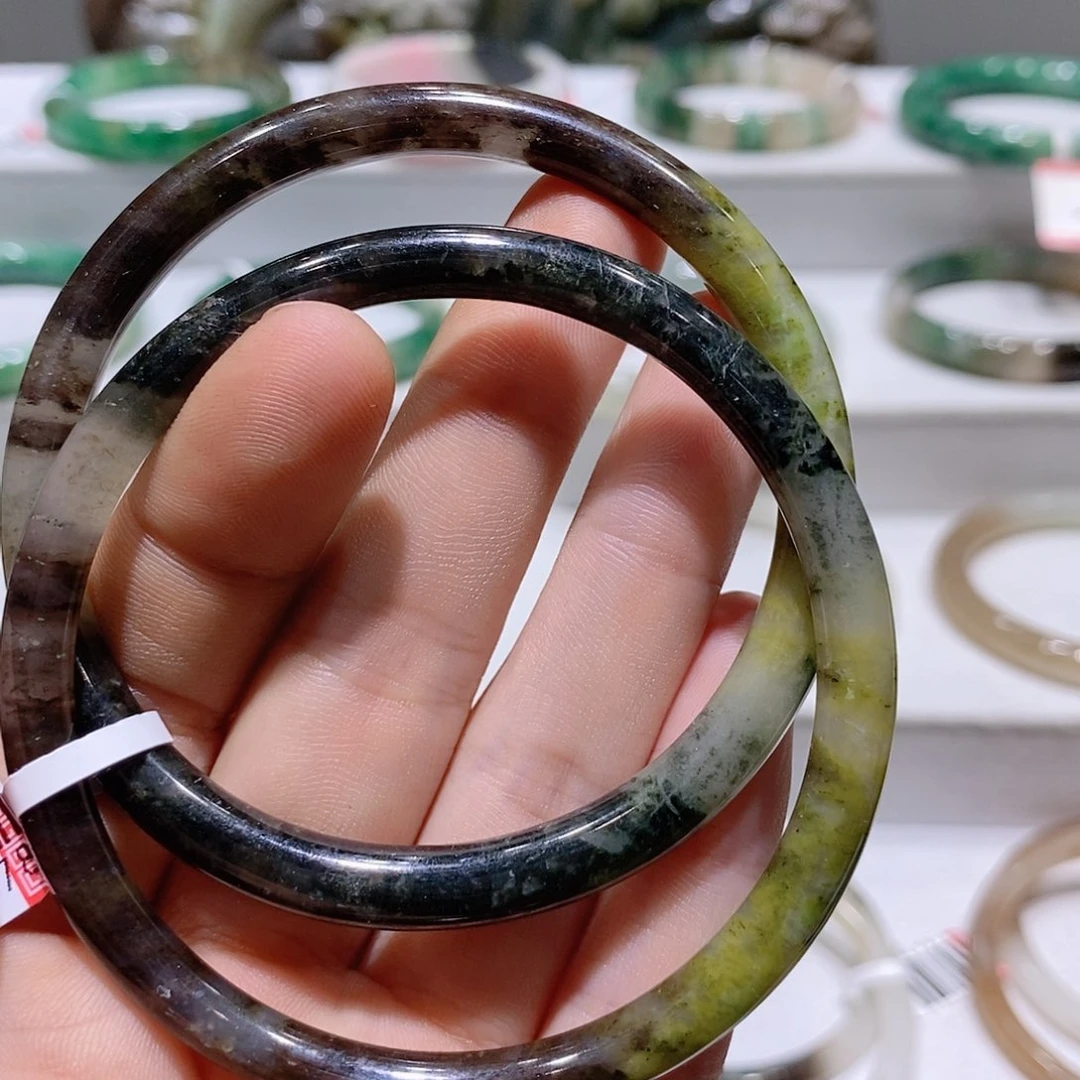 独山玉未镶嵌手镯