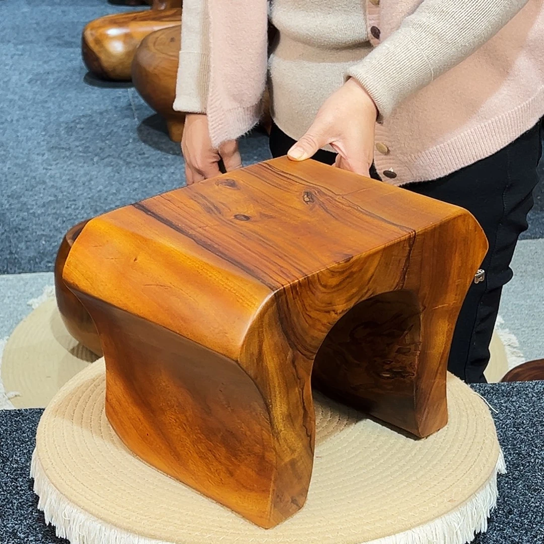 18 号香樟木尺寸：33-22-22cm