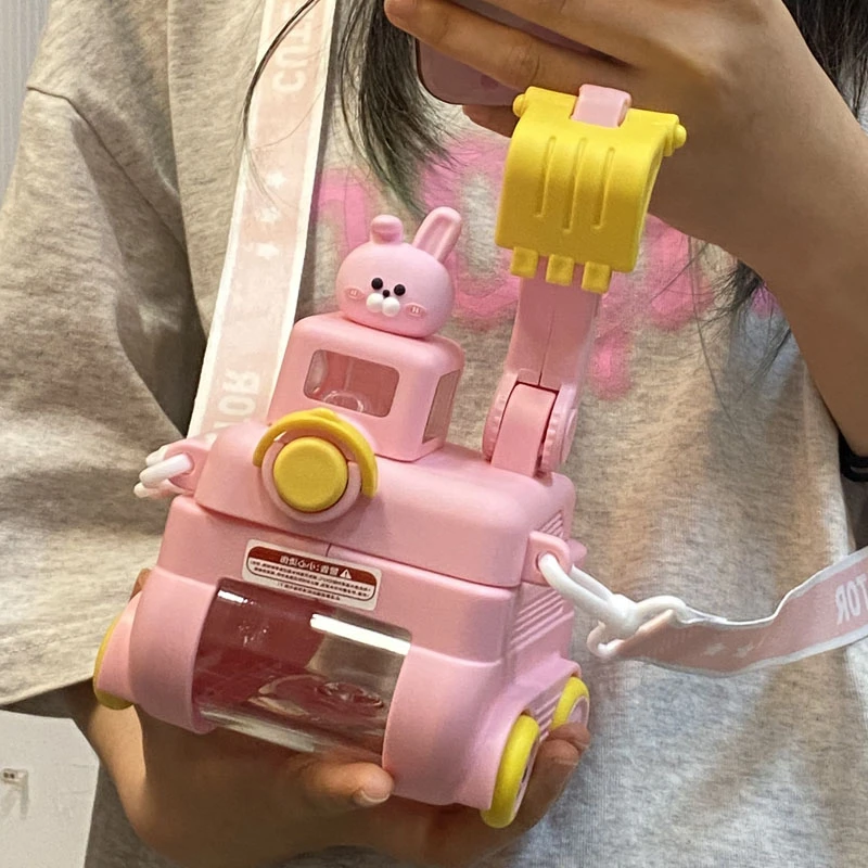 2025新款挖机塑料杯卡通儿童水杯 高颜值学生能喝可玩挖掘机