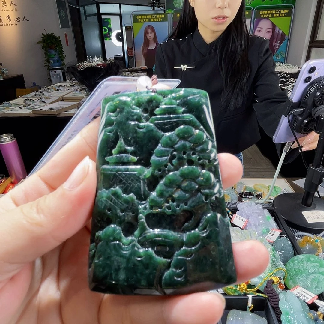 颈饰未镶嵌翡翠一个