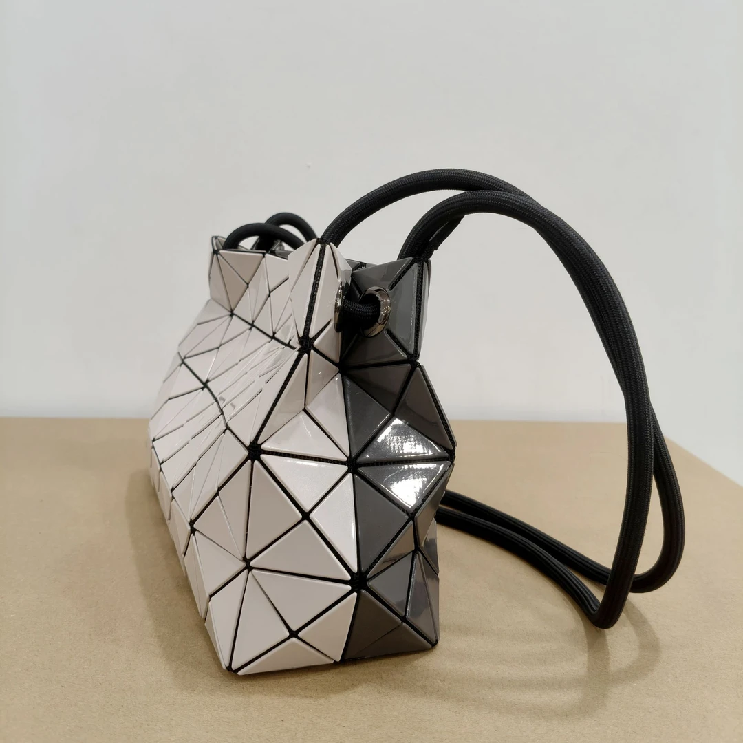 【豆腐包米白拼深灰】通勤风单根轻奢风斜挎包经典单肩