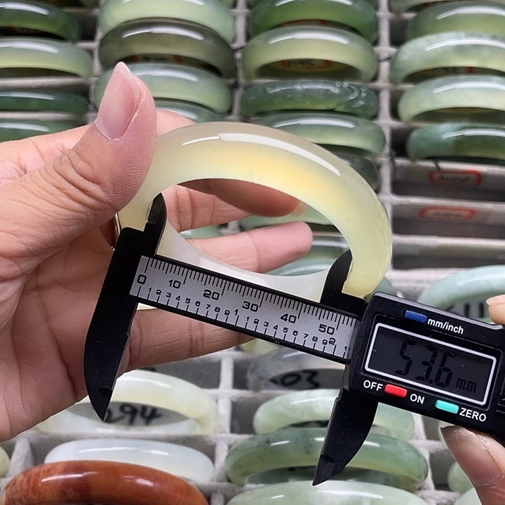 未镶嵌蛇纹石玉手镯293