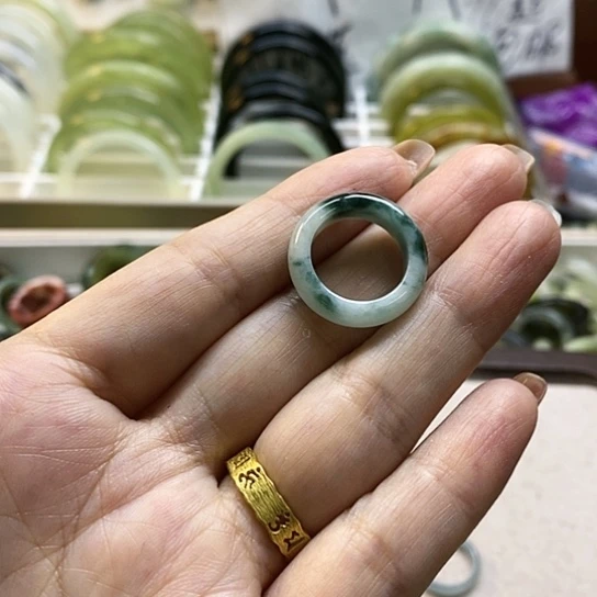 蛇纹石玉未镶嵌手镯?***1