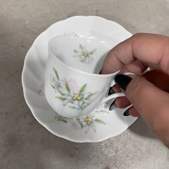 C****r瓷器等艺术家都以精湛细腻