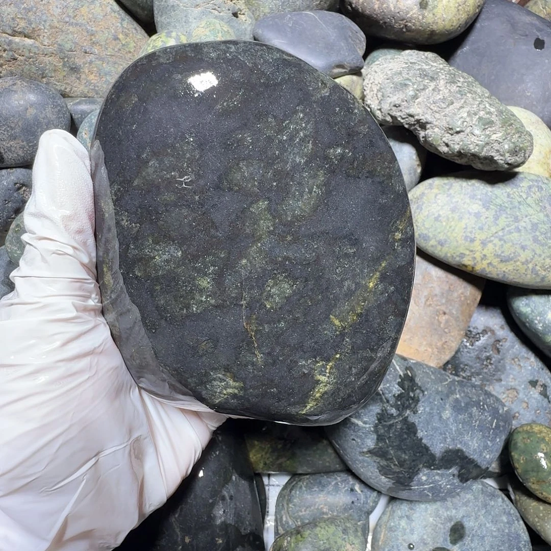 悦***语蛇纹石玉未镶嵌西藏藏玉药王石