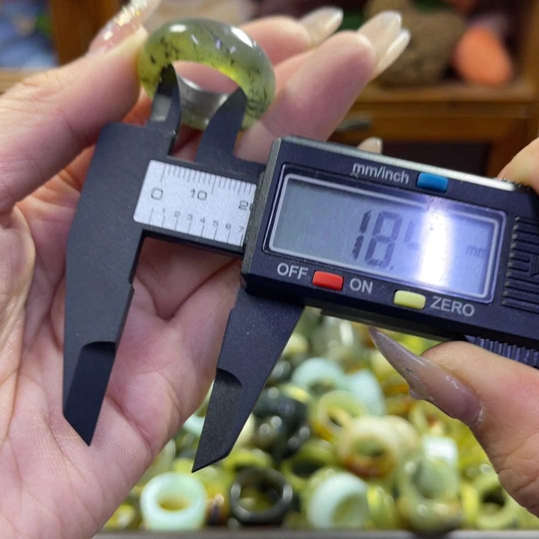 蛇纹石玉未镶嵌手镯18