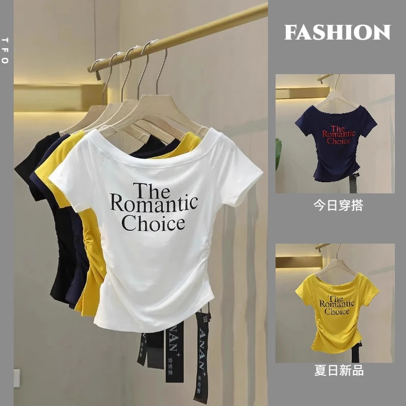 美式复古辣妹风潮流字母印花斜领露肩短T恤女时尚夏褶皱修身显瘦