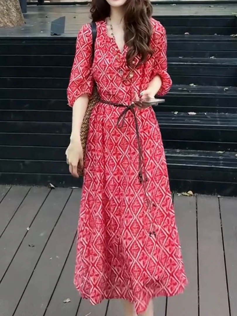 度假风法式气质印花V领连衣裙女2025夏季新款宽松显瘦洋气减龄裙
