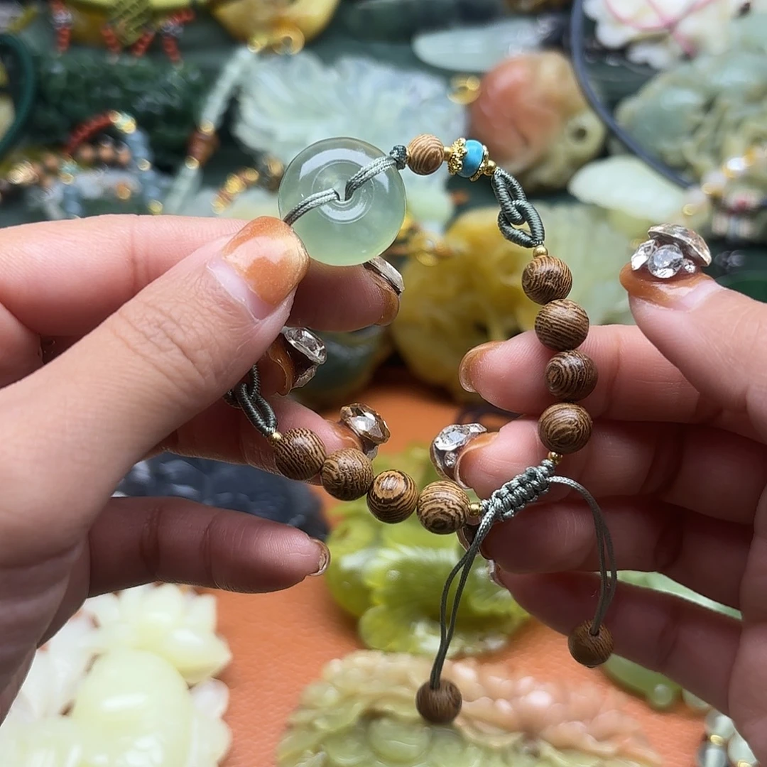 蛇纹石玉未镶嵌吊坠